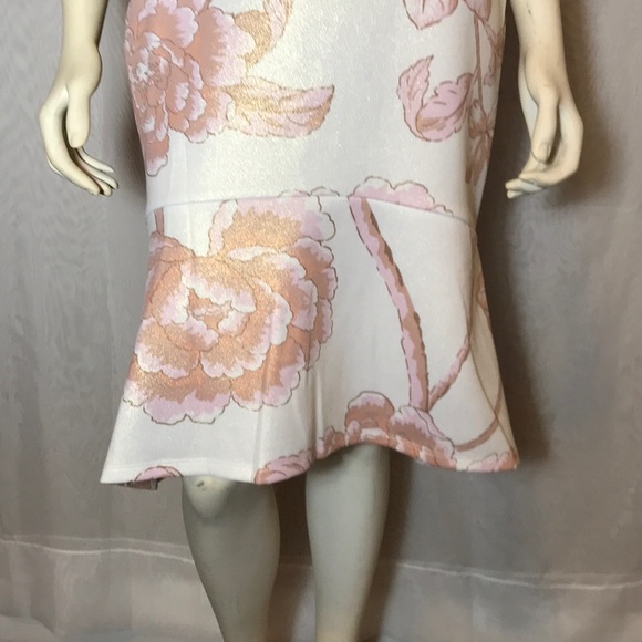 NWT, Enfocus studio shimmery floral dress. Size 6 - Picture 7 of 9